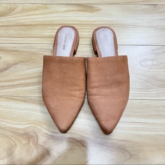 Gianni Bini Shoes - Gianni Bini Pointed Leather Flats Nude - size 8.5